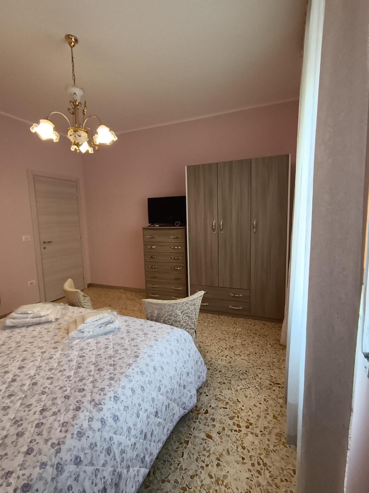 Domus Lineker Apartment Венафро Екстериор снимка